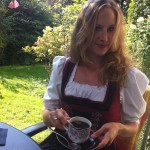Caroline Schleibinger bei einer Tasse Kaffee...